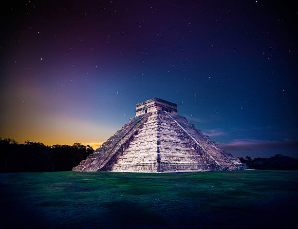 "El Castillo" pyramid in Chichen Itza, Yucatan, Mexico, at night Temple of Kukulkan, pyramid in Chichen Itza, Yucatan, Mexico at night kukulkan pyramid photos stock pictures, royalty-free photos & images