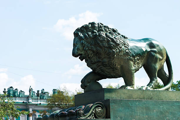 istock Bronze lion in Peterburg 537228720