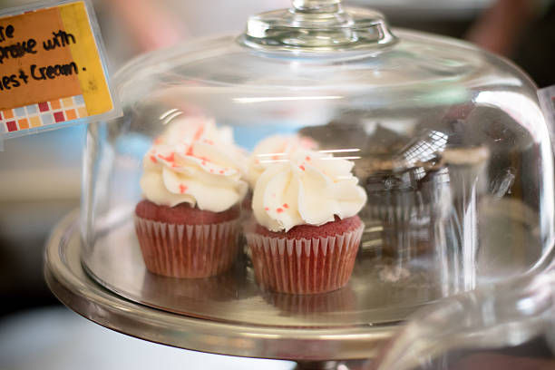 istock cupcakes under glass velvet 537232610