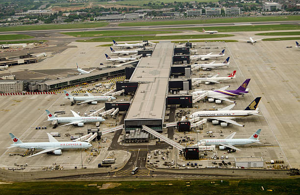 터미널 2, 히스로 공항, 런던 - thai airways 뉴스 사진 이미지