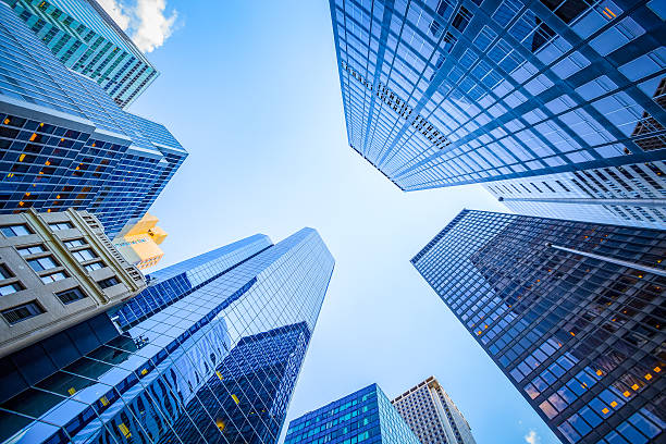 up view in financial district - buildings stockfoto's en -beelden
