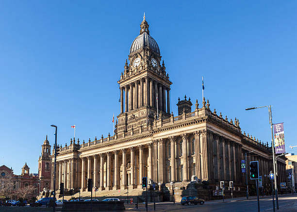 리즈 타운 홀 - leeds england town hall leeds town hall uk 뉴스 사진 이미지