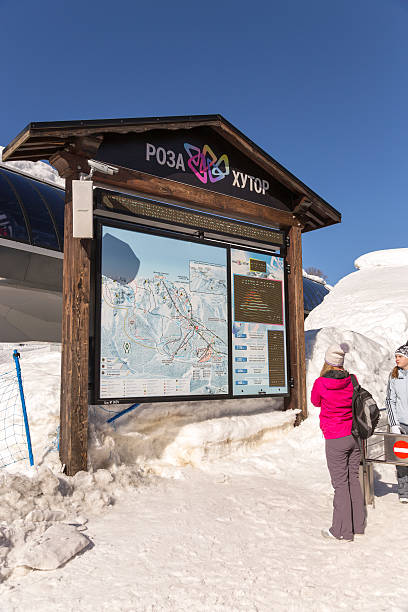 resort sciistico nella valle di rosa khutor. sochi, russia - snowbord foto e immagini stock