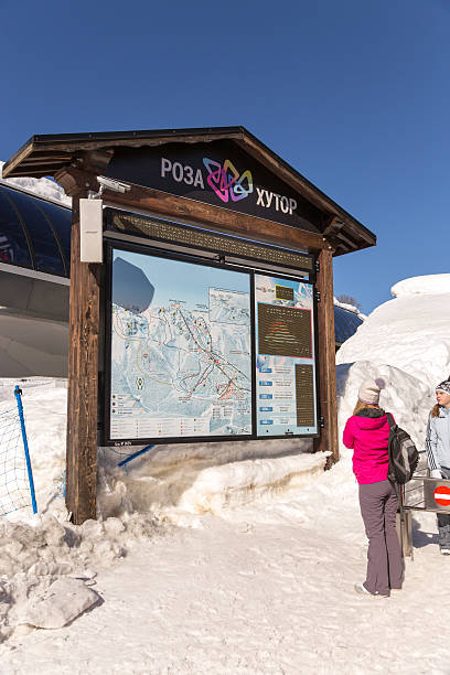 estância de esqui no vale rosa khutor. sochi, rússia - snowbord - fotografias e filmes do acervo