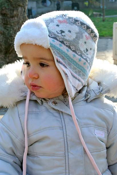istock Little girl in winter 537272727