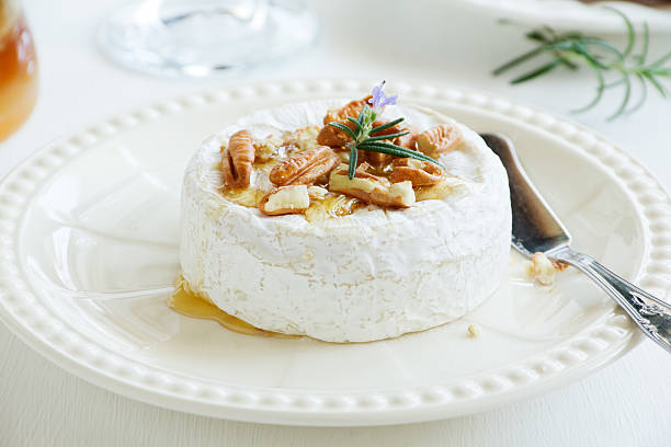 istock Baked camembert with honey and pecans. 537273145