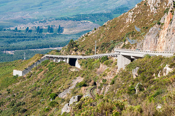 vista de sir lowreys pass perto de somerset ocidental, áfrica do sul - somerset west imagens e fotografias de stock