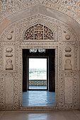 red-fort-eingang-agra-indien.jpg?b=1&s=170x170&k=20&c=hYVpwOvqviSQLmWUlCxzGf_GJYN69ZIhLJ1Da3t342A=