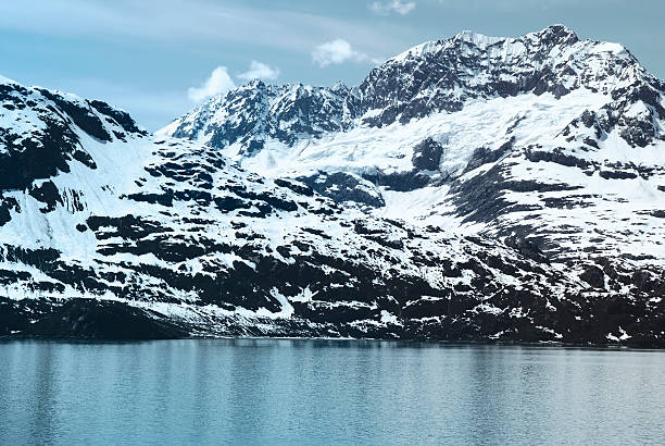 istock Mountain range in Glacier Bay National Park, Alaska 537293960