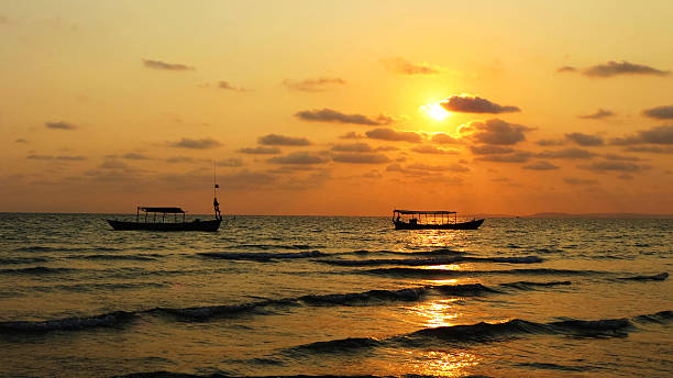 istock Boats and a paradisiac sunset 537318191