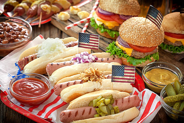 istock Independence Day 4th of July - Picnic Table 537319582