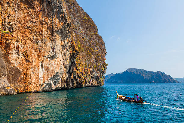 istock Mountain in sea of Thailand 537331592