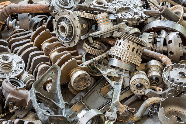 istock Old machine parts in second hand machinery shop 537345975