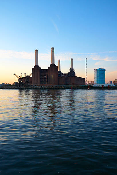 istock Dawn At Battersea Power Station 537366902