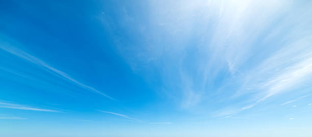 bleu ciel et blanc - cumulus cloud condensation sky blue photos et images de collection