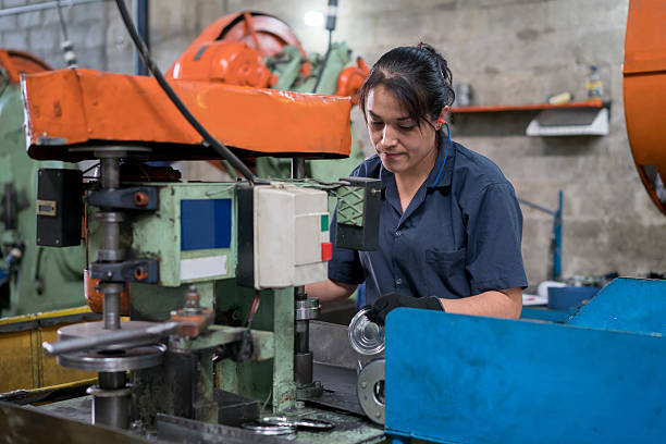 istock Latin worker working at a metal factory 537388590