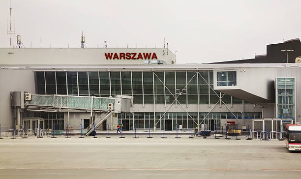 международный терминал варшава шопена airport. польша - frederic chopin стоковые фото и изображения