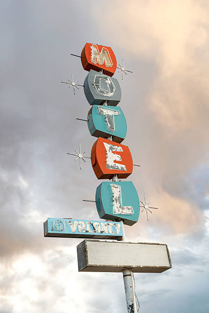 istock Retro Motel Sign 537410388