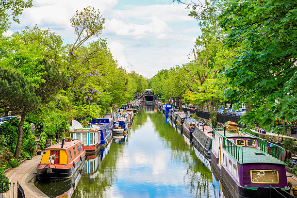 little venice en londres - canal narrow boat nautical vessel england fotografías e imágenes de stock