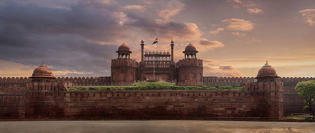 red fort-delhi  - delhi new delhi panoramic india stock-fotos und bilder