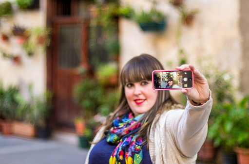 girl selfie horizontal barrio barri born barcelona apple iphone