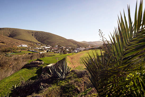 Betancuria, capital of Fuerteventura until 1834, is a small town of about 600 inhabitants protected by the hills.