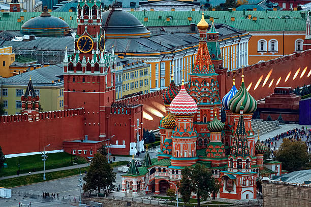 Landmarks of Moscow Kremlin Ntational landmarks of Moscow: St. Basil's Cathedral, Spasskaya Tower, Lenin's mausoleum, Red Square, Kremlin Wall onion dome stock pictures, royalty-free photos & images