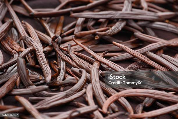Vanilla Dry Fruit Stock Photo - Download Image Now - Vanilla, Plant Pod, Backgrounds