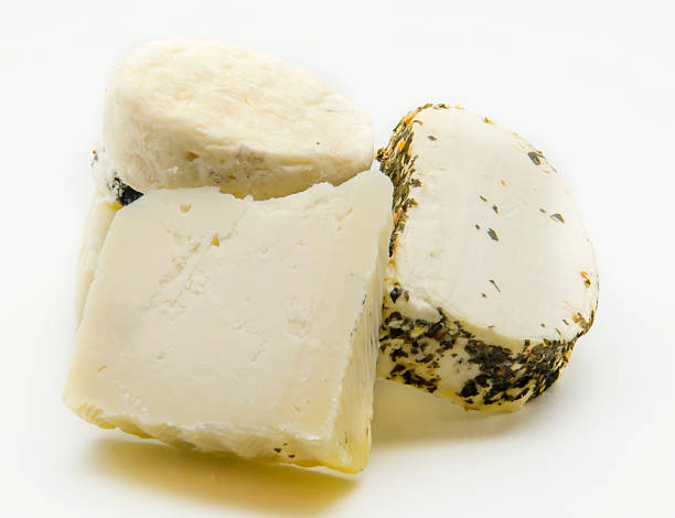 istock Snack of bread and goat cheese 537514713