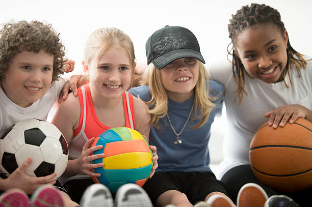 어린이 게임하기 스포츠 발허리뼈와 - volleyball child indoors sport 뉴스 사진 이미지