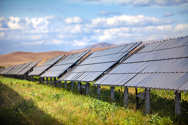 escala industrial painel solar fotovoltaica lista de bakersfield, califórnia - tehachapi imagens e fotografias de stock