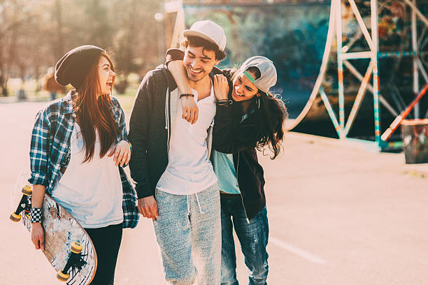 istock Skater Friends 537527970