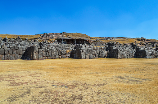 Antiguas ruinas Inca-Sacsayhuaman cerca de Cuzco, Perú photo