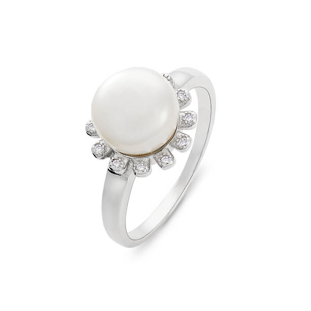 istock Close-up on pearl and diamond ring 537537634