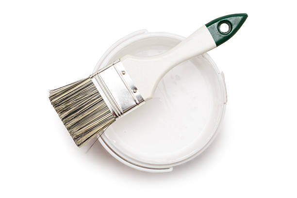 la lassatura di vernice bianca con pennello - paintbrush paint paint can drop foto e immagini stock