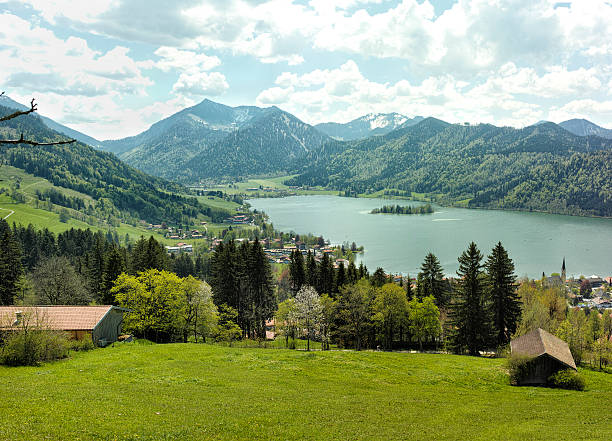istock Beautiful landscape with mountain lake in Alps 537540808