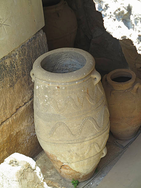 istock Ancient clay Minoan amphora in Crete, Greece 537545564
