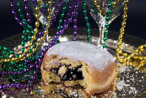 istock blueberry paczki with party beads 537583229