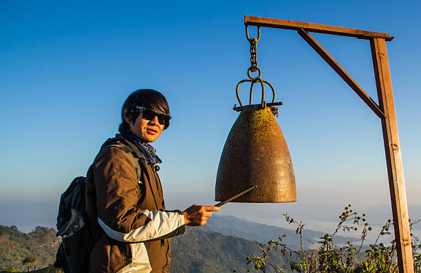 antiga bell - iron asian culture buddhism buddha imagens e fotografias de stock