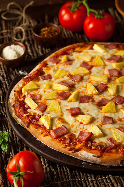 istock Homemade Pineapple and Ham Hawaiian Pizza 537640704