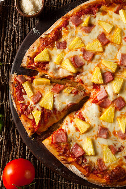 istock Homemade Pineapple and Ham Hawaiian Pizza 537640766