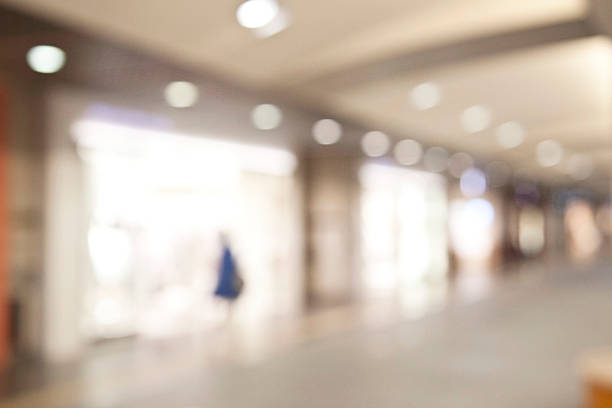 istock Defocused image of shopping mall background 537644434