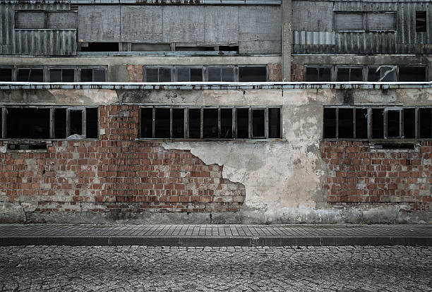 sfondo industriale - building exterior obsolete abandoned damaged foto e immagini stock