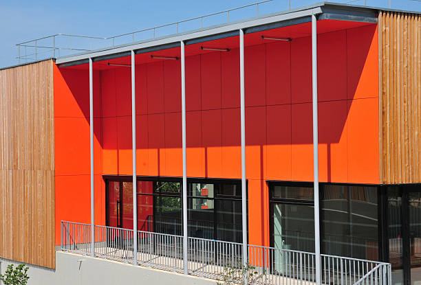 istock modern school in Ile de France 537678173