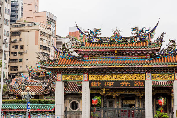 istock Chinese temple in Taipei 537686480