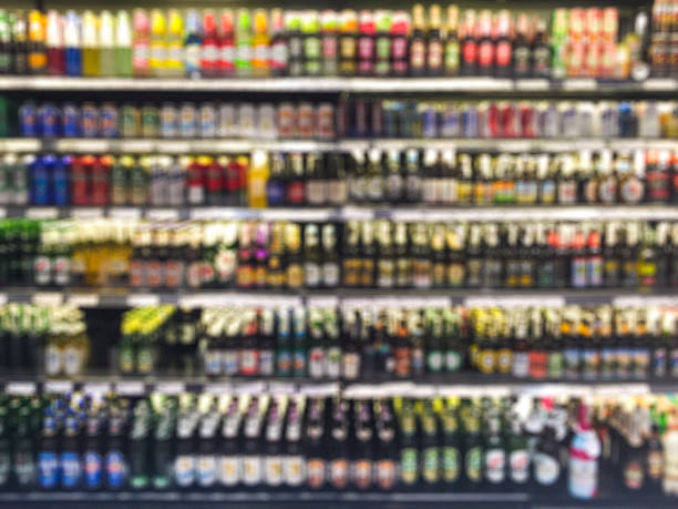 istock Supermarket shelf defocus background 537693738