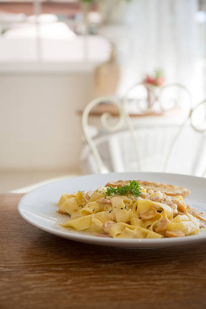 istock carbonara fettuccine 537701143