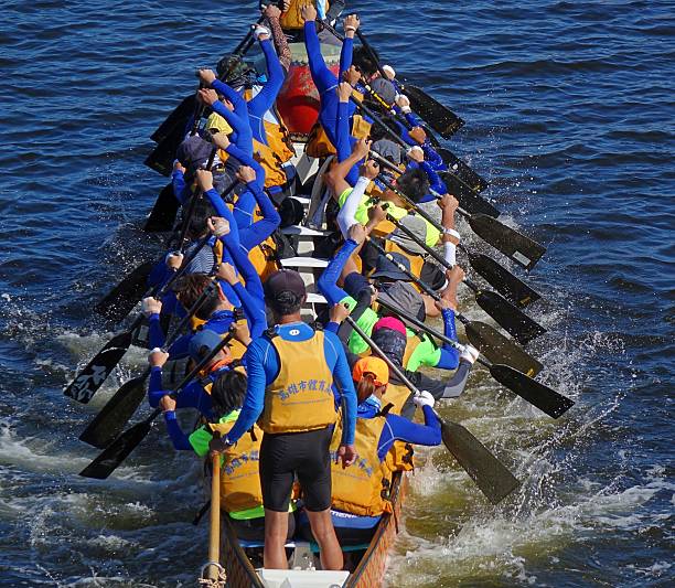 On June 22, 2023, Changchun, Jilin Province, the first Jilin Province National Dragon Boat Invitational Competition was held on the banks of the Yitong River in Changchun City. While the competition was going on, there were also distinctive cultural activities on the bank s of the Yitong River. There are various water performances on the river.