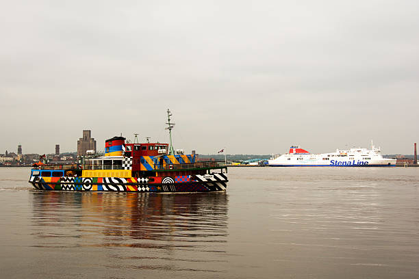 deslumbrado mersey balsea y stena línea directa - merseyside fotografías e imágenes de stock