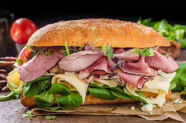 Sandwich with ham and cheese, lamb lettuce simple and delicious